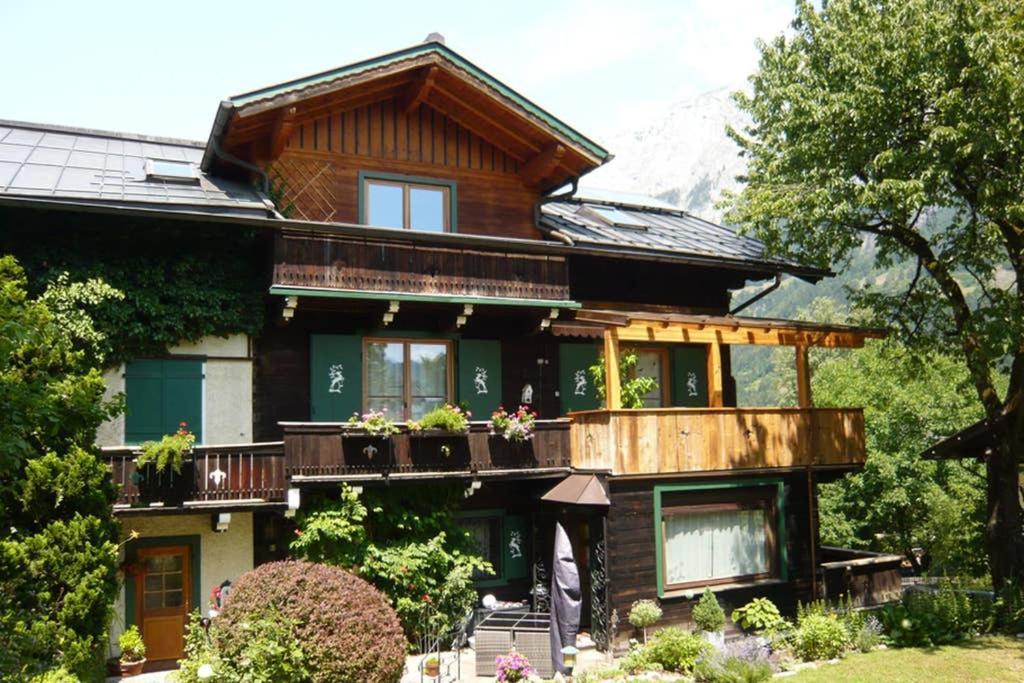 Haus Weidmannsheil - Wohnen Im Romantischen Forsthaus Werfen Extérieur photo