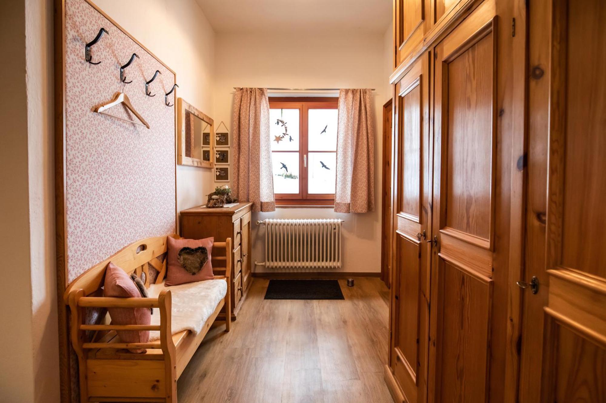 Haus Weidmannsheil - Wohnen Im Romantischen Forsthaus Werfen Extérieur photo